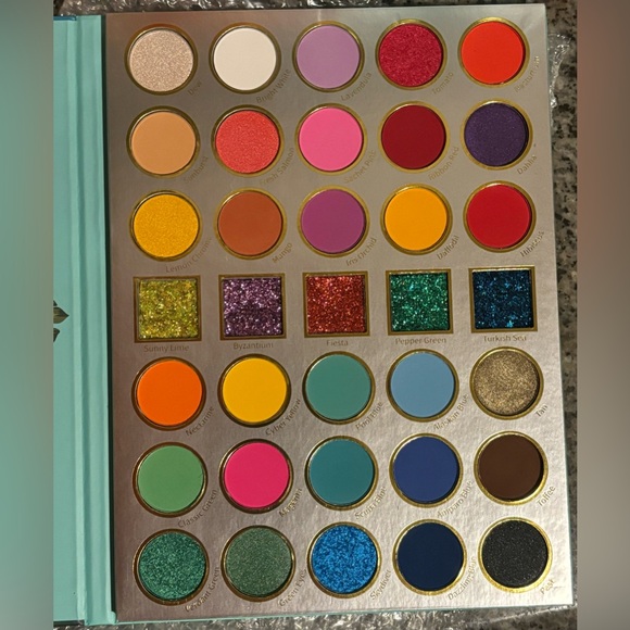 Romantic Beauty Cocktail Party 35 Color Eyeshadow Palette - Picture 3 of 6